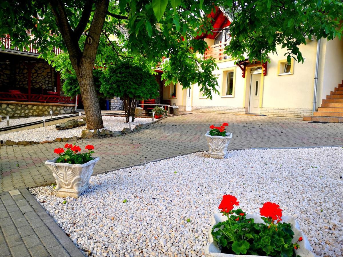 Zoeld Sziget Wellness Bed & Breakfast Egerszalok Ngoại thất bức ảnh